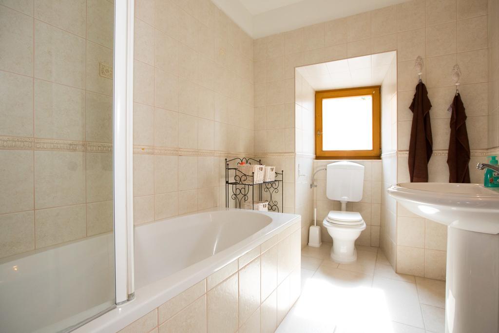 Sunset Villa 챠브타트 외부 사진