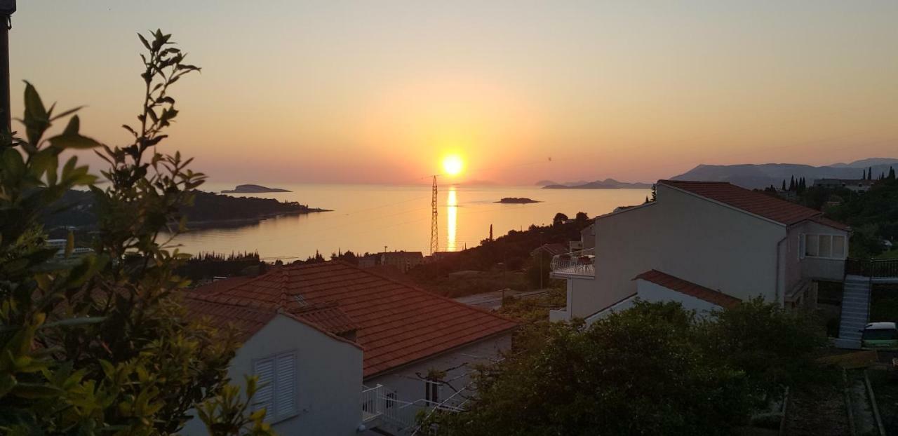 Sunset Villa 챠브타트 외부 사진